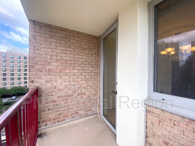 Building Photo - 1220 Blair Mill Rd