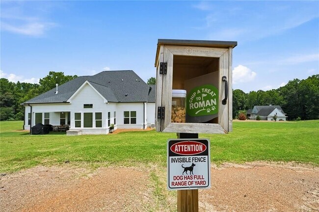 Building Photo - 2049 Chestnut Oak Trl