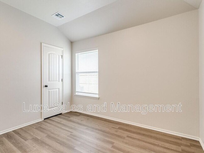 Building Photo - 10541 Lawson Pl Rd