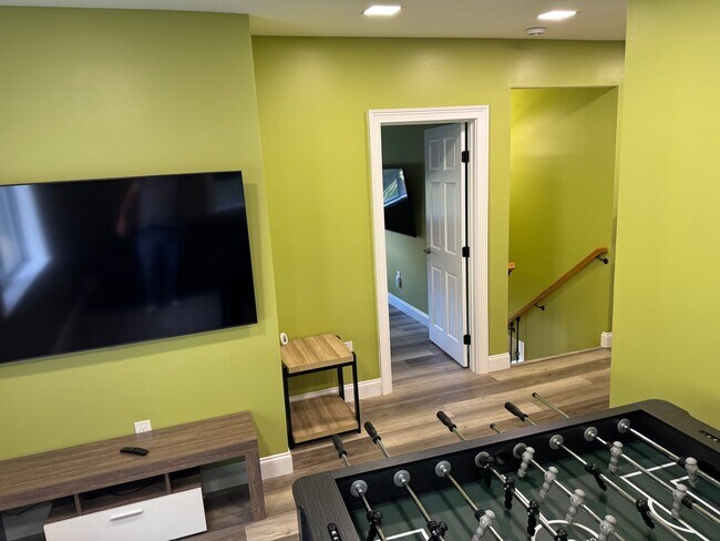 Building Photo - Pet Friendly!!!!