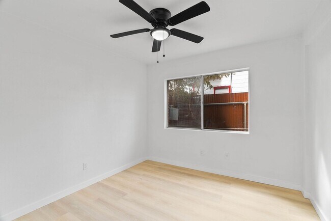 Building Photo - TWO BEDROOM ONE BATH WATER AND ELECTRICITY INCLUDED