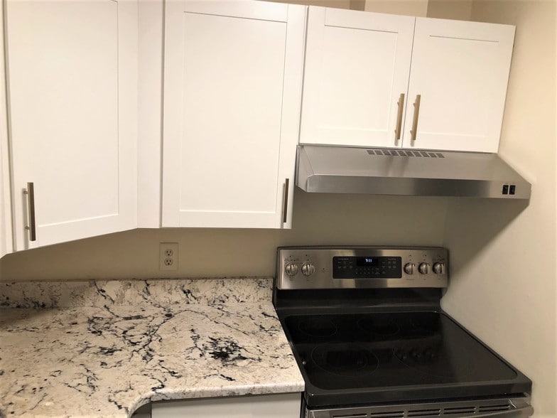 Kitchen - 5 Autumn Leaf Dr