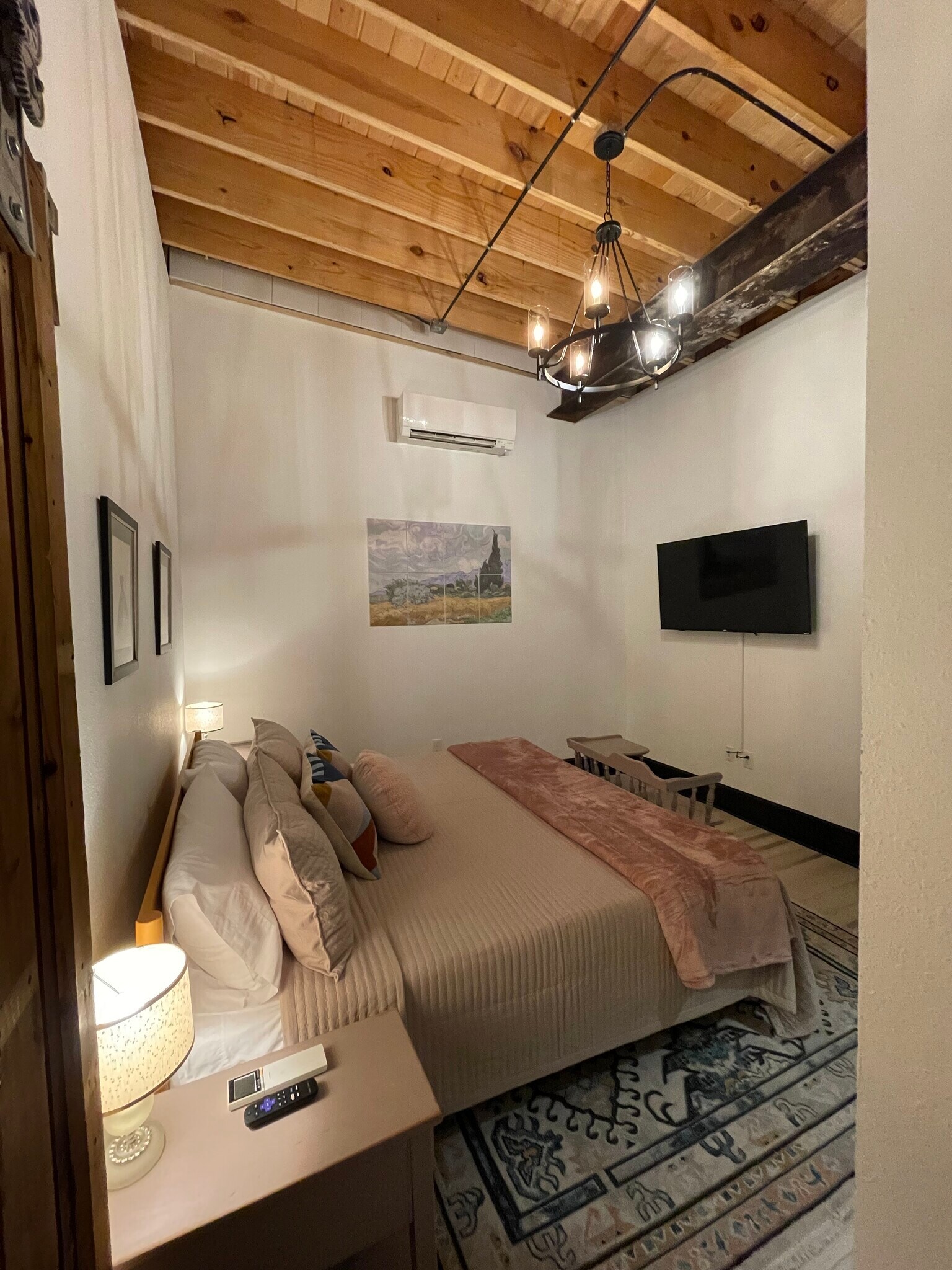 Building Photo - 719 S. Baker St.