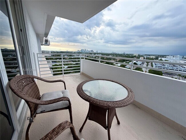 Building Photo - 888 Intracoastal Dr