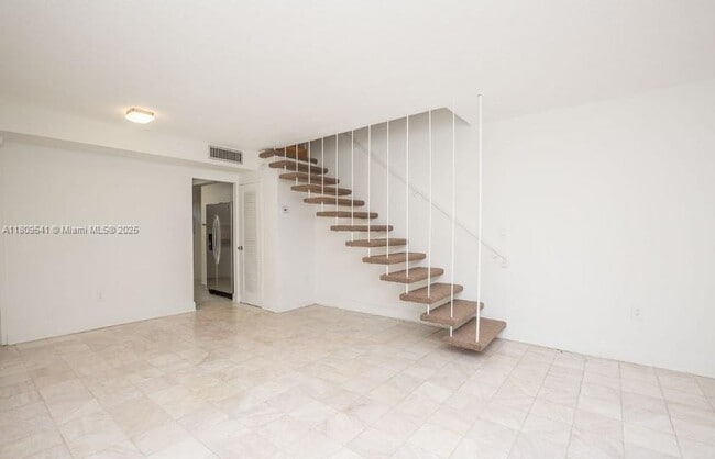 Building Photo - 9455 Bay Harbor Terrace