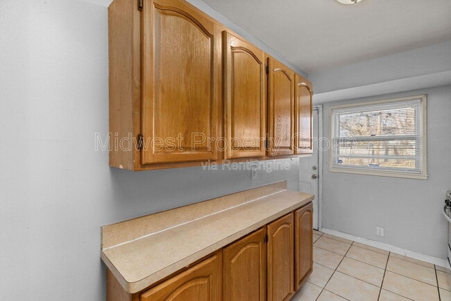 Building Photo - 405 Cameron Rd