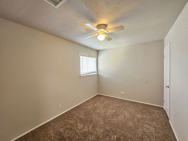 Building Photo - 3106 Trenton Dr