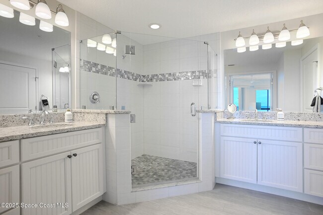 Building Photo - 1045 Jimmy Buffett Mem Hwy