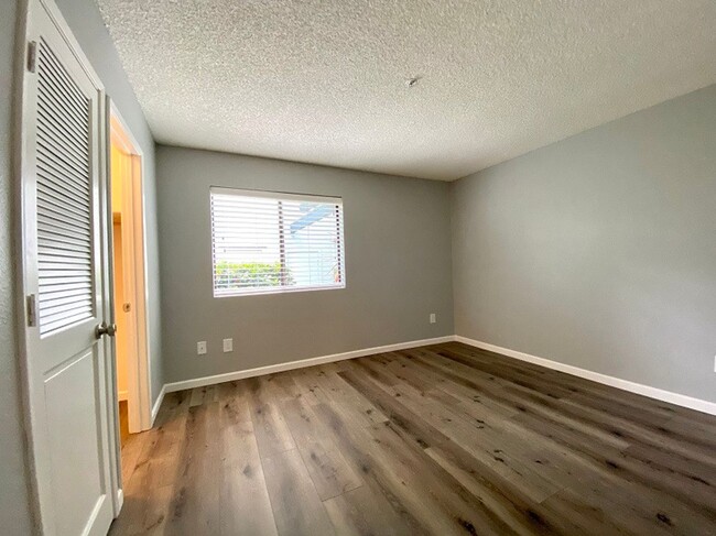 Building Photo - Beautifully Renovated One Bedroom Napa Condo