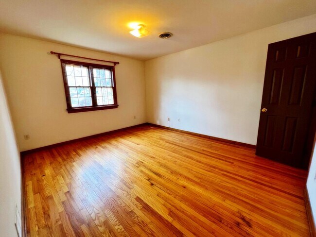 Building Photo - Colonial on Large Wooded Lot