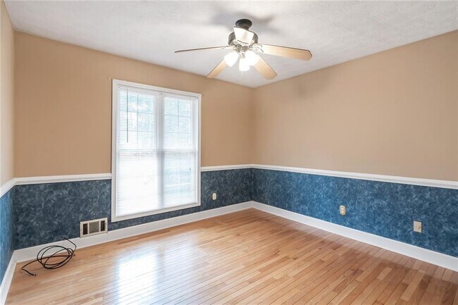 Building Photo - 131 Arrowood Ln