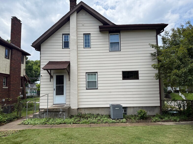 Building Photo - 3944 Marburg Ave