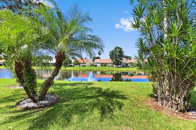 Building Photo - 6077 Lake Hibiscus Dr