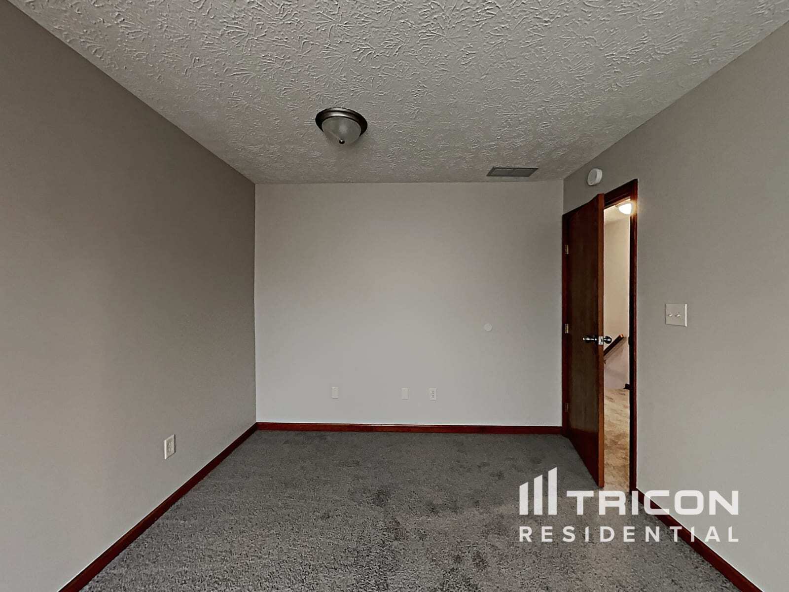 Building Photo - 5551 Vicksburg Dr