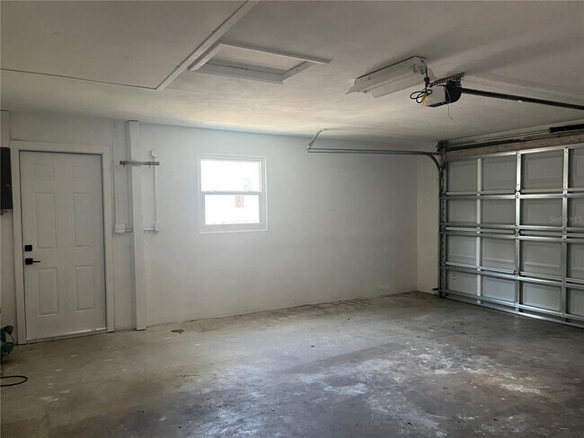 Building Photo - 2017 Rebecca Dr