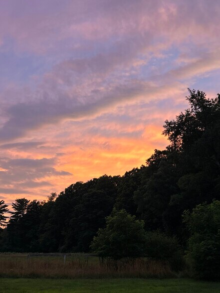 Building Photo - 975 Saratoga Rd