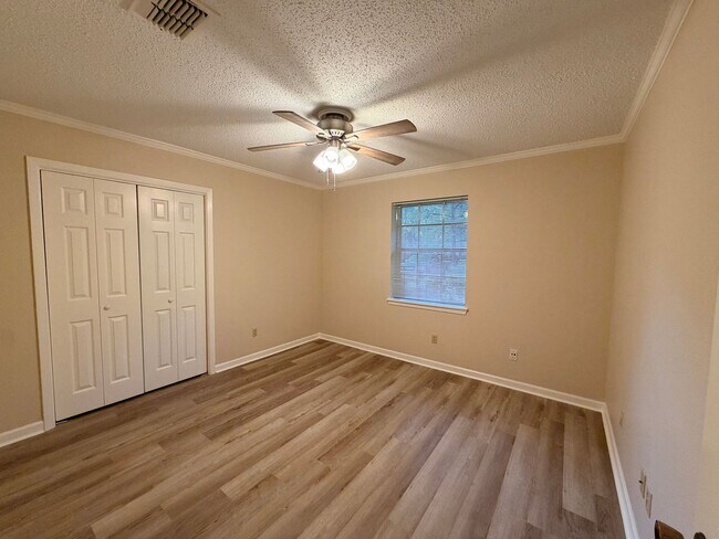 Building Photo - 9103 Dogwood Trail