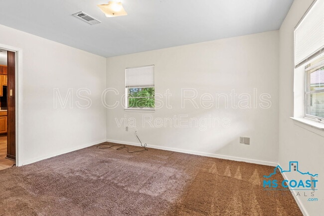 Building Photo - 316 Tandy Dr