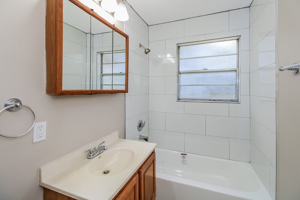 Building Photo - 2514 Arlex Dr E