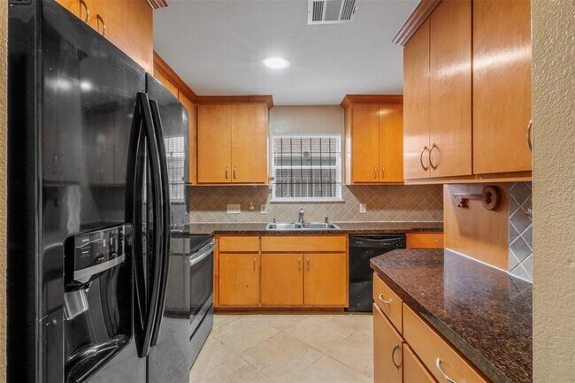 Building Photo - 6631 Villarreal Dr