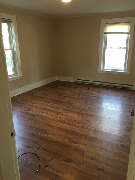 Building Photo - 143 Charlton St