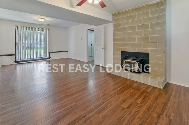 Building Photo - 2210 27th Ave SE