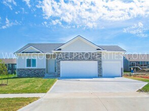 Building Photo - 4 Bedroom Ranch Home in Clive. Over 2000 sq feet of finished living area!