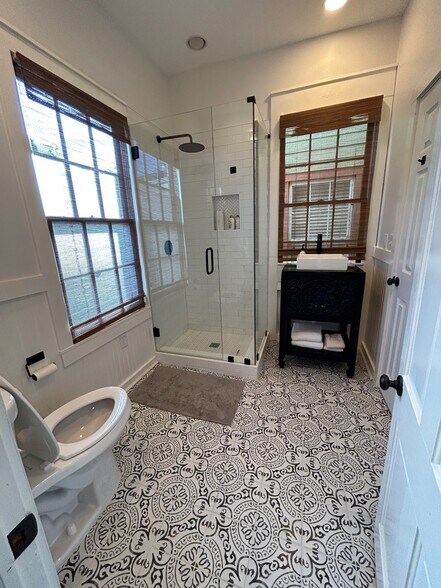 Brand new bathroom - 534 E Charlton St