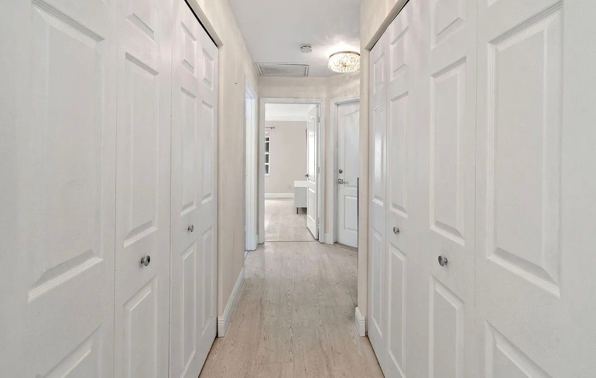 Building Photo - 9293 Heathridge Dr