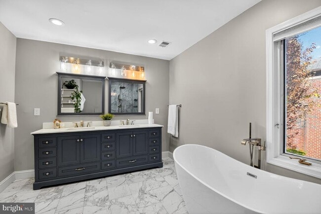 Building Photo - 3227 Ellicott St NW