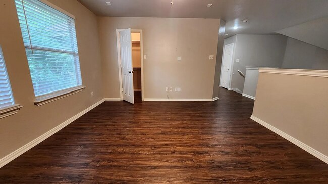 Building Photo - 10014 Cedar Lake Dr