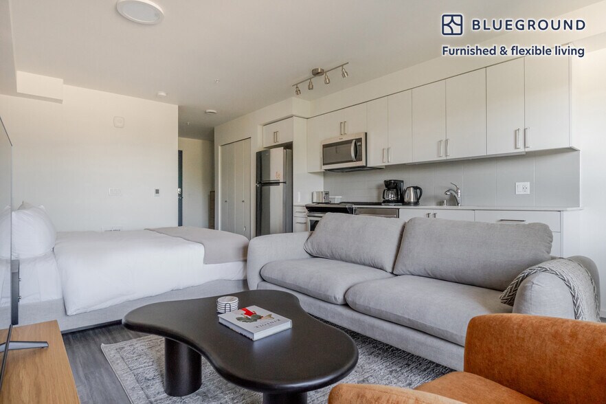 Building Photo - 4609 Union Bay Pl NE