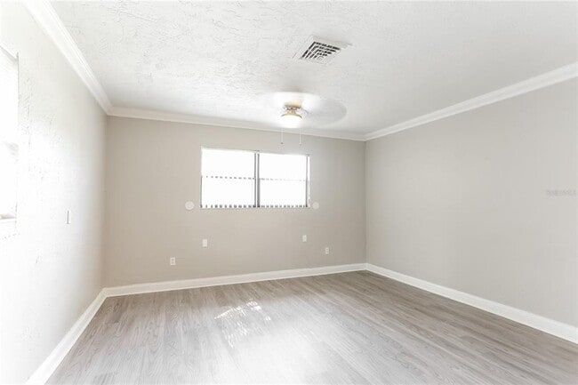 Building Photo - 911 Orangeview Dr