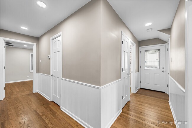 Building Photo - 4525 Saratoga Ave