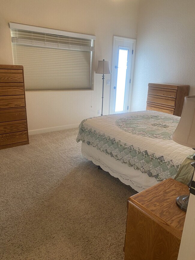 Building Photo - 3080 Shoshone Dr