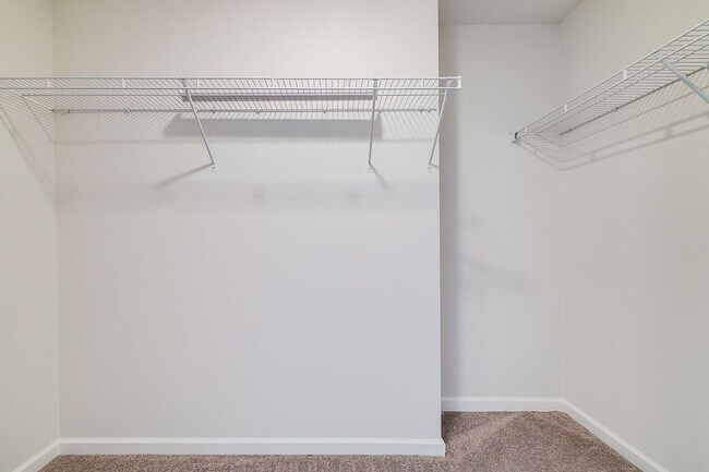 Building Photo - 3 Bed 2.5 Bath - Spacious Townhome Centrally Located in Rincon