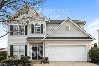 Building Photo - Don't miss out on this lovely 5BR 3BA home