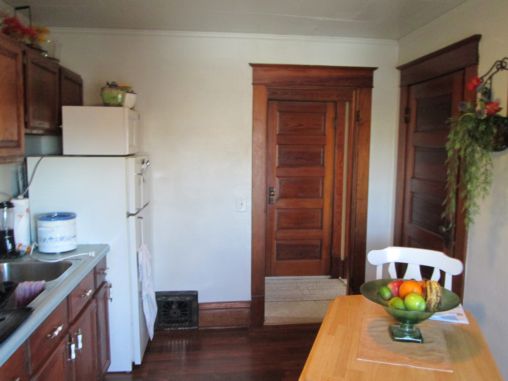 Kitchen - 2181 E Branch Rd