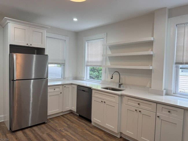 Building Photo - 52 Riggs Pl