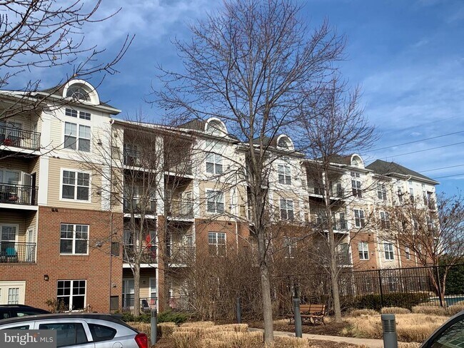 Building Photo - 3840 Lightfoot St