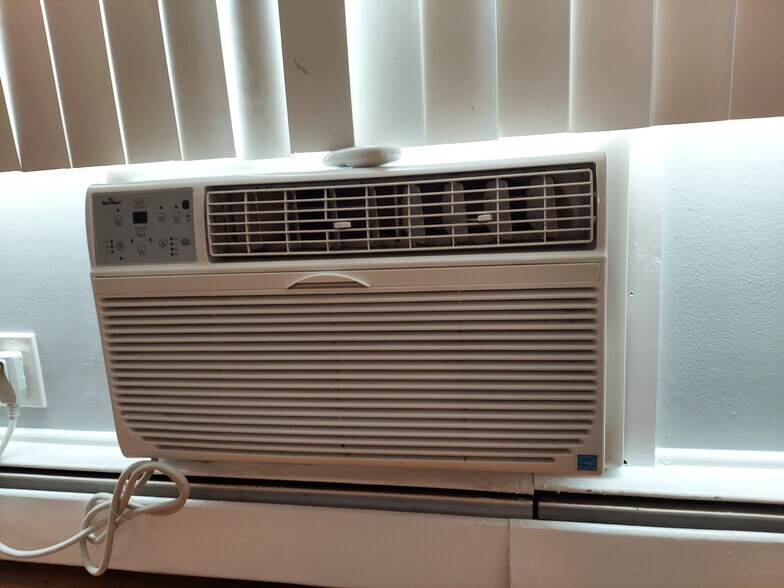 Building Photo - 320 Beach Ave