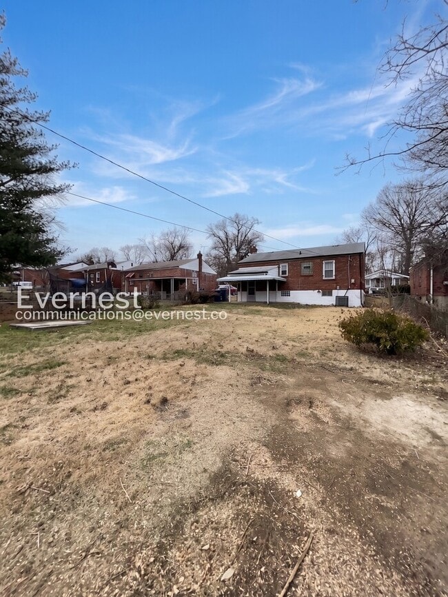 Building Photo - 5546 Floy Ave