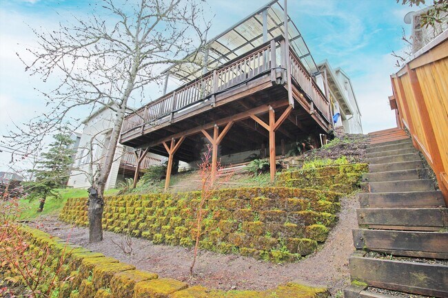 Building Photo - 20149 SW Georgene Ct