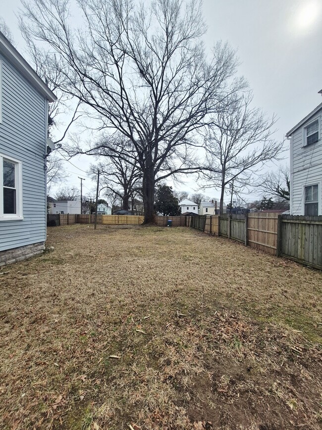 Building Photo - 3325 Florida Ave