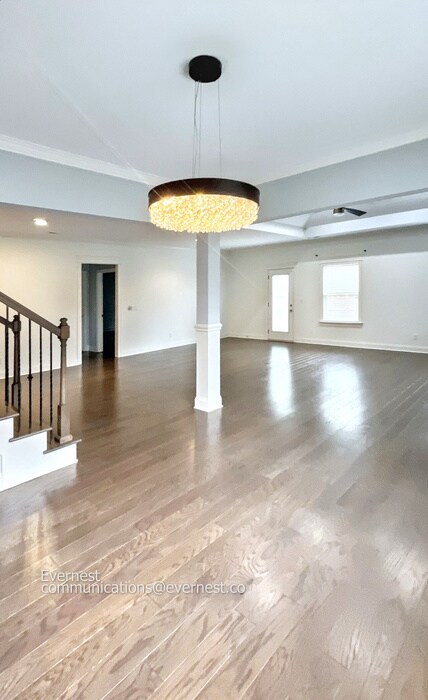 Building Photo - 5665 Bungalow Cir