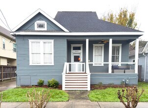 Building Photo - 1613 Summer St