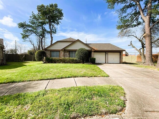 Building Photo - 19939 Edensborough Dr