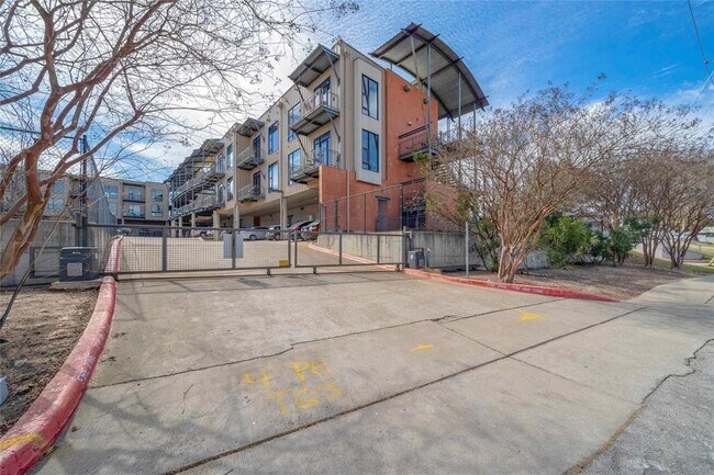 Building Photo - 2525 S Lamar Blvd