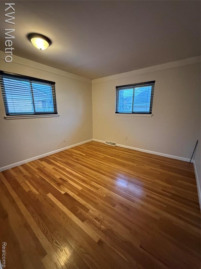 Building Photo - 1204 Montrose Ave