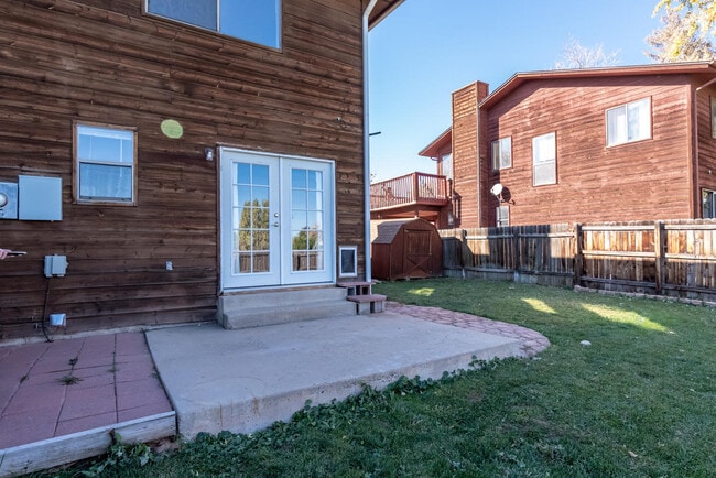 Building Photo - 226 S Carr Ave